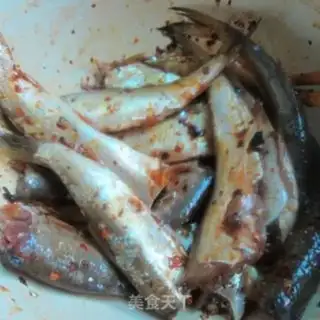 Make Yellow fish step 2