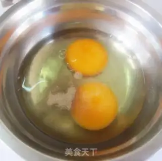 Make Tomato cheese omelet step 2