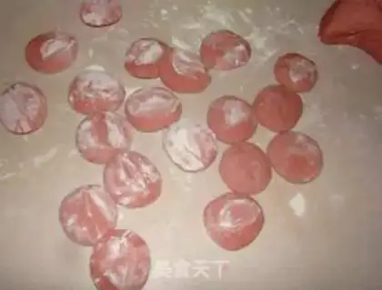 Make Red rose buns step 1