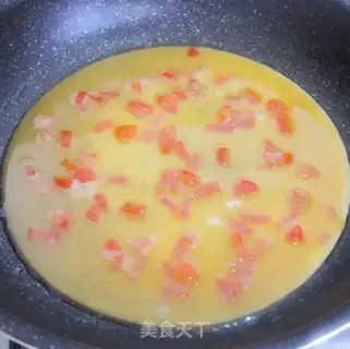 Make Tomato cheese omelet step 4