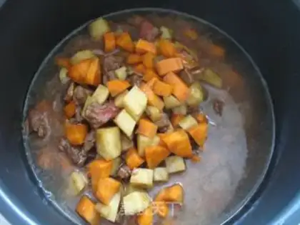 Make Potato beef carrot rice step 8