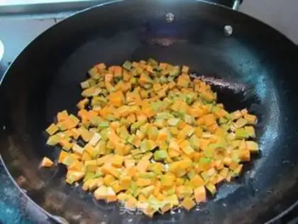 Make Old pumpkin rice step 2