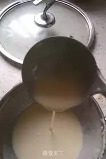 Make Chicken pie with sauce step 0
