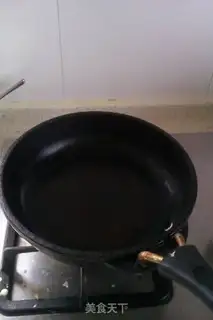 Make Chicken pie with sauce step 1