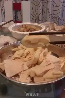 Make Chicken pie with sauce step 4