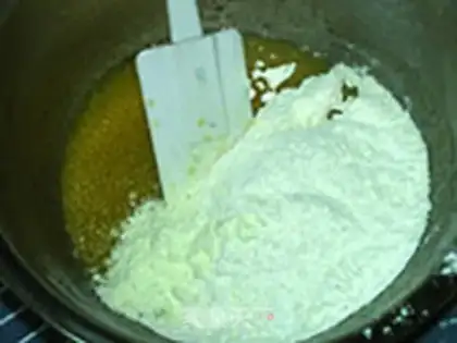 Make Pineapple lunar pie step 5