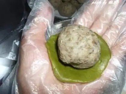 Make Tea ice-cream mooncake step 9