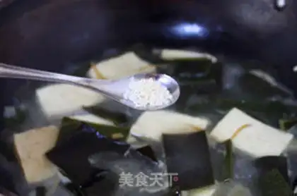 Make Seaweed tofu soup step 6