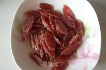 Make Pyramid fried sausage step 1