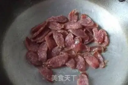 Make Pyramid fried sausage step 4