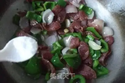 Make Pyramid fried sausage step 8