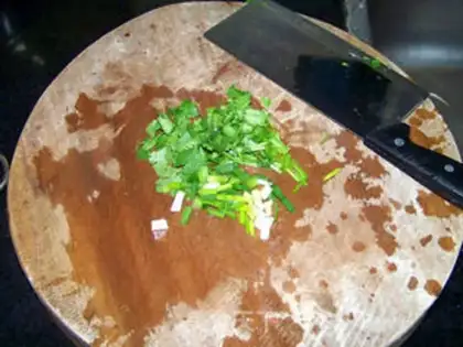 Make Red oil sour dumplings step 3