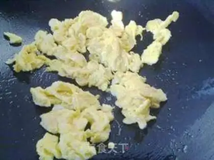 Make Scrambled eggs step 3