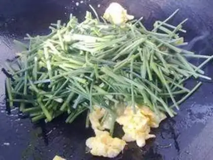 Make Scrambled eggs step 4