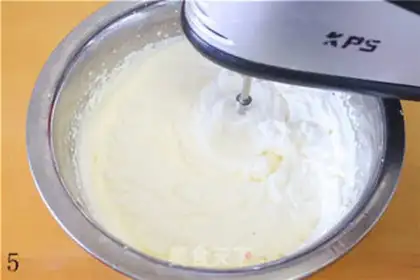 Make The birthday crane cake step 4