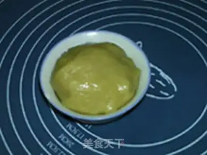 Make Bean moon cake step 7