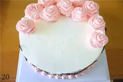 Make The birthday crane cake step 19