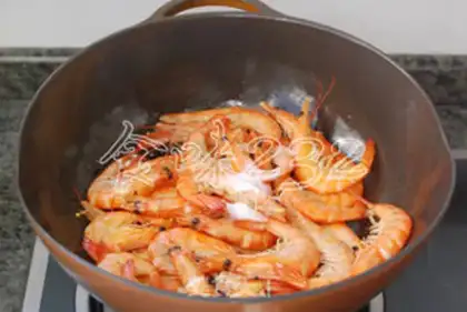 Make Spicy shrimp step 2