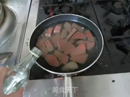 Make The private room brings pig blood step 1