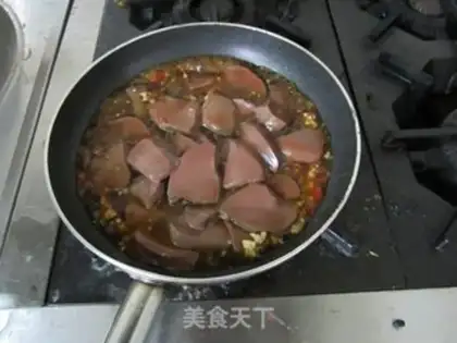 Make The private room brings pig blood step 4