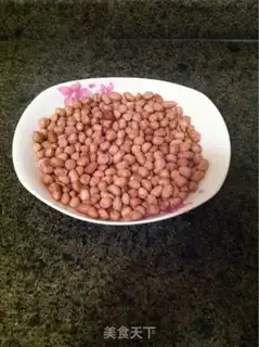 Make Five fragrances of peanut rice step 3