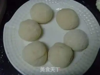 Make A melon ice-cream moon cake step 6
