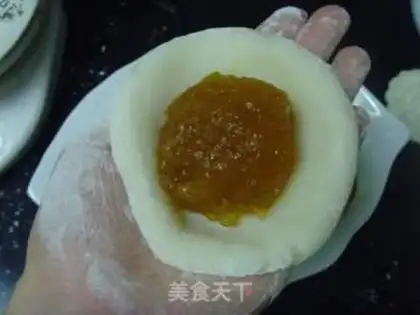 Make A melon ice-cream moon cake step 8