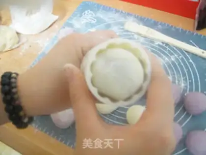 Make Ice mooncake step 32