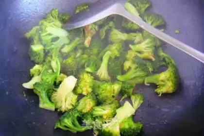 Make The broccoli saloon corn step 7