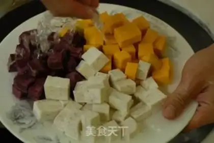 Make Coconut Sanbao step 1