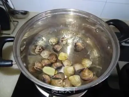 Make Flower clams and eggs step 1