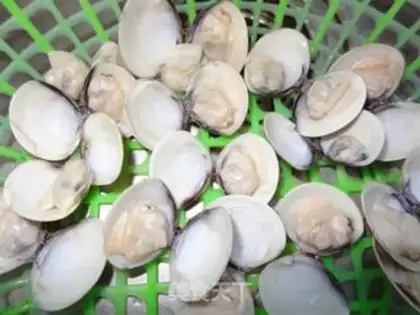 Make Flower clams and eggs step 3