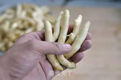 Make Cricket ginger bud step 0