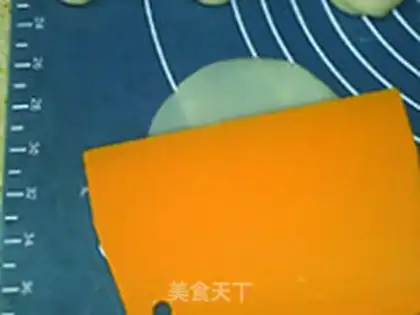 Make Mango coconut ice-cream mooncake step 15