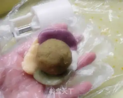Make Dream ice cream mooncake step 10