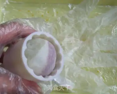 Make Dream ice cream mooncake step 12