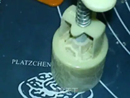 Make Mango coconut ice-cream mooncake step 21