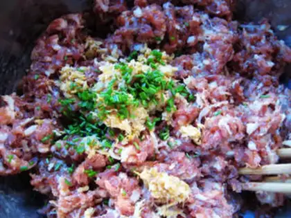 Make Round cabbage and pork steam step 4