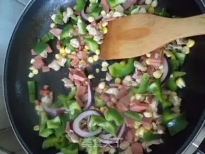Make Chicken ham pizza step 7