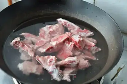 Make Pork bone pot soup step 1
