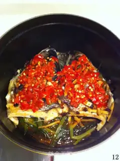 Make No water evaporating pepper fish head step 11