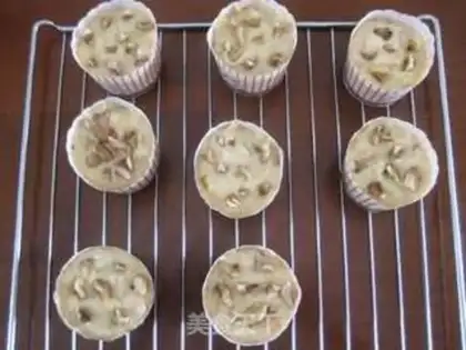 Make Banana walnut marfin step 7