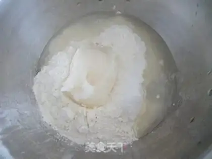 Make Old-fashioned ice cream sesame mooncake step 0