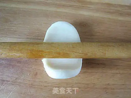 Make Rose Bean Mooncake step 18