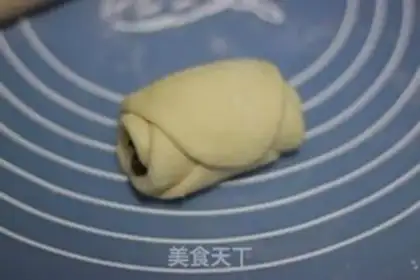 Make Rose bread step 4