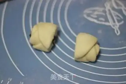 Make Rose bread step 5