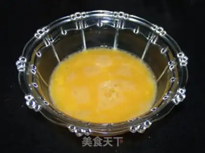 Make radish fried eggs step 1