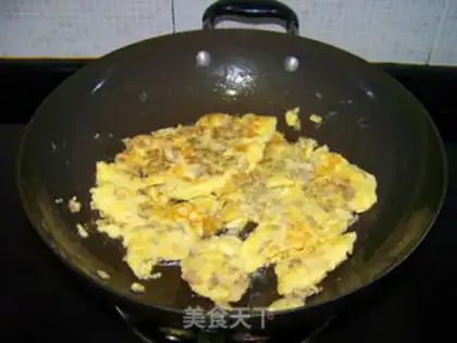 Make radish fried eggs step 5