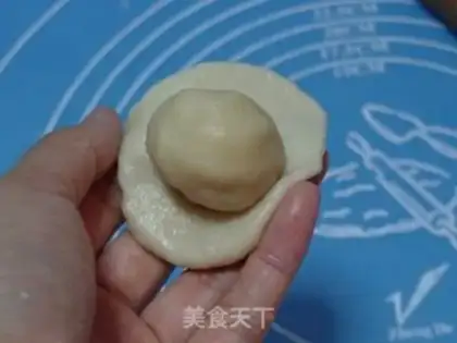 Make Sioux meat mooncake step 5