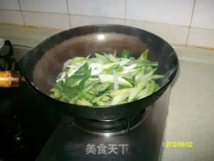 Make Onion burning cucumber chips step 6